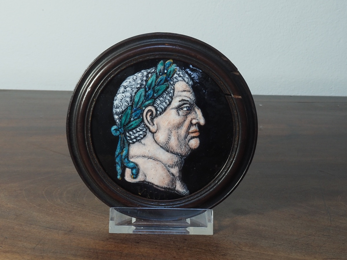 Deux plaques rondes en émail représentant Néron et Caligula, dans la manière de Jacques Laudin-photo-4