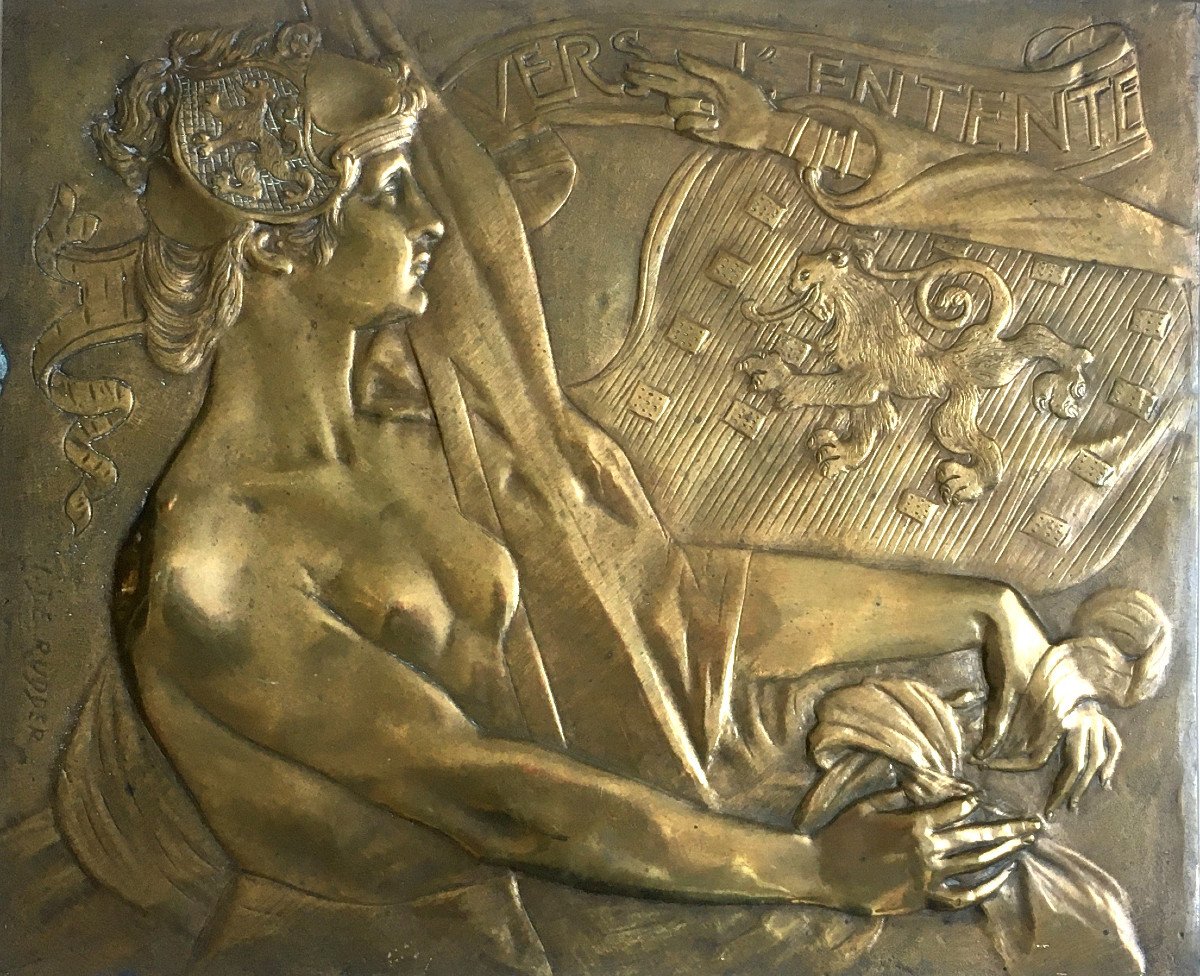 Isidore De Rudder (Bruxelles 1855-1943). Vers l'Entente".Bas-relief. Bronze doré.  Art Nouveau.