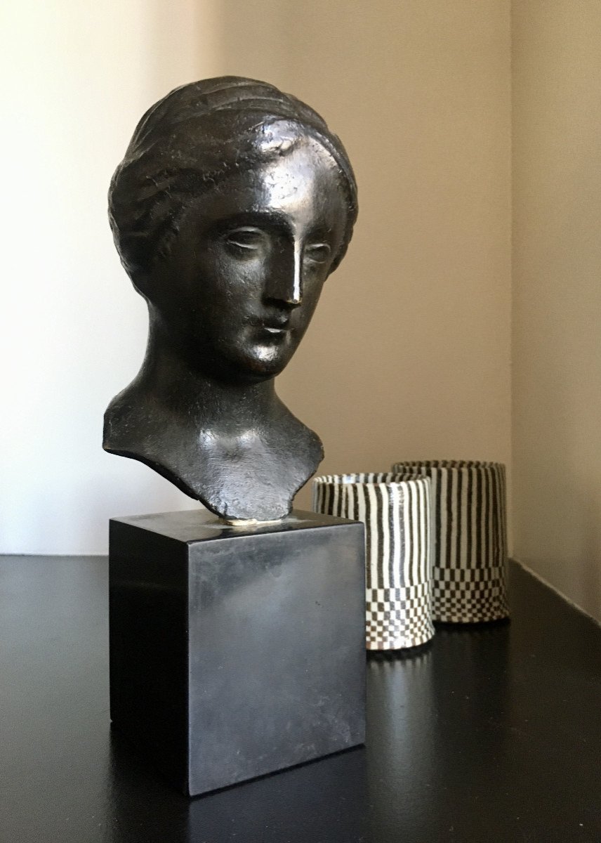 Bronze à l'antique. "Tête de femme".  XXe.-photo-3