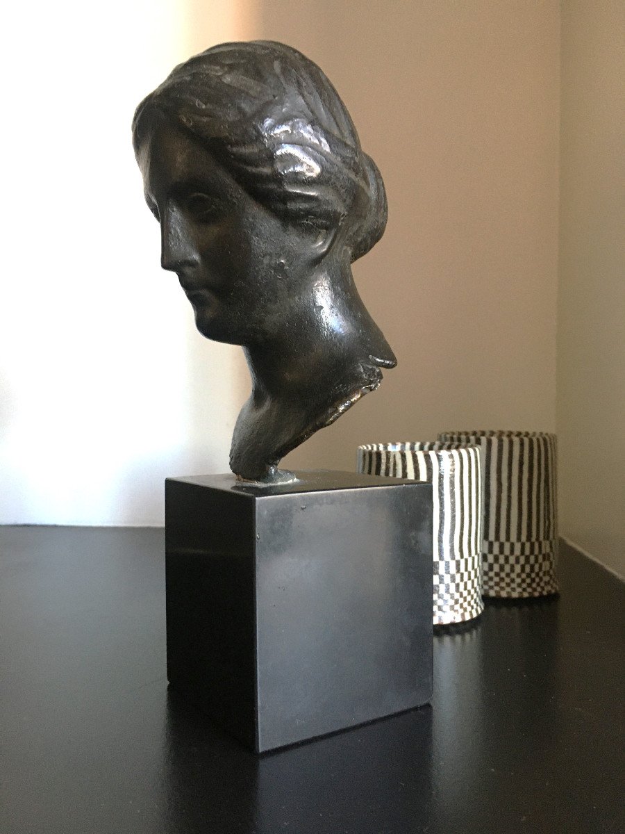 Bronze à l'antique. "Tête de femme".  XXe.-photo-2