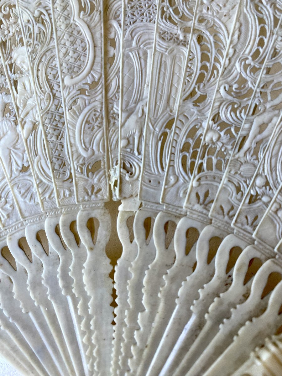 18th-century Fan. "abraham And The Three Angels" (framed).  Gouache On Paper And Ivory.-photo-2