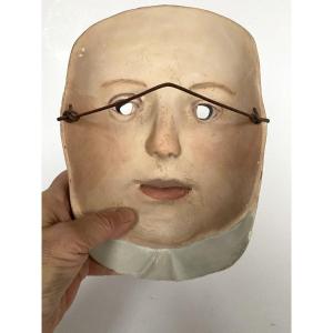 Lotta Hannerz ( Suède,1968). Sculpture . Masque et contre masque. 2006. Bois et papier mâché.