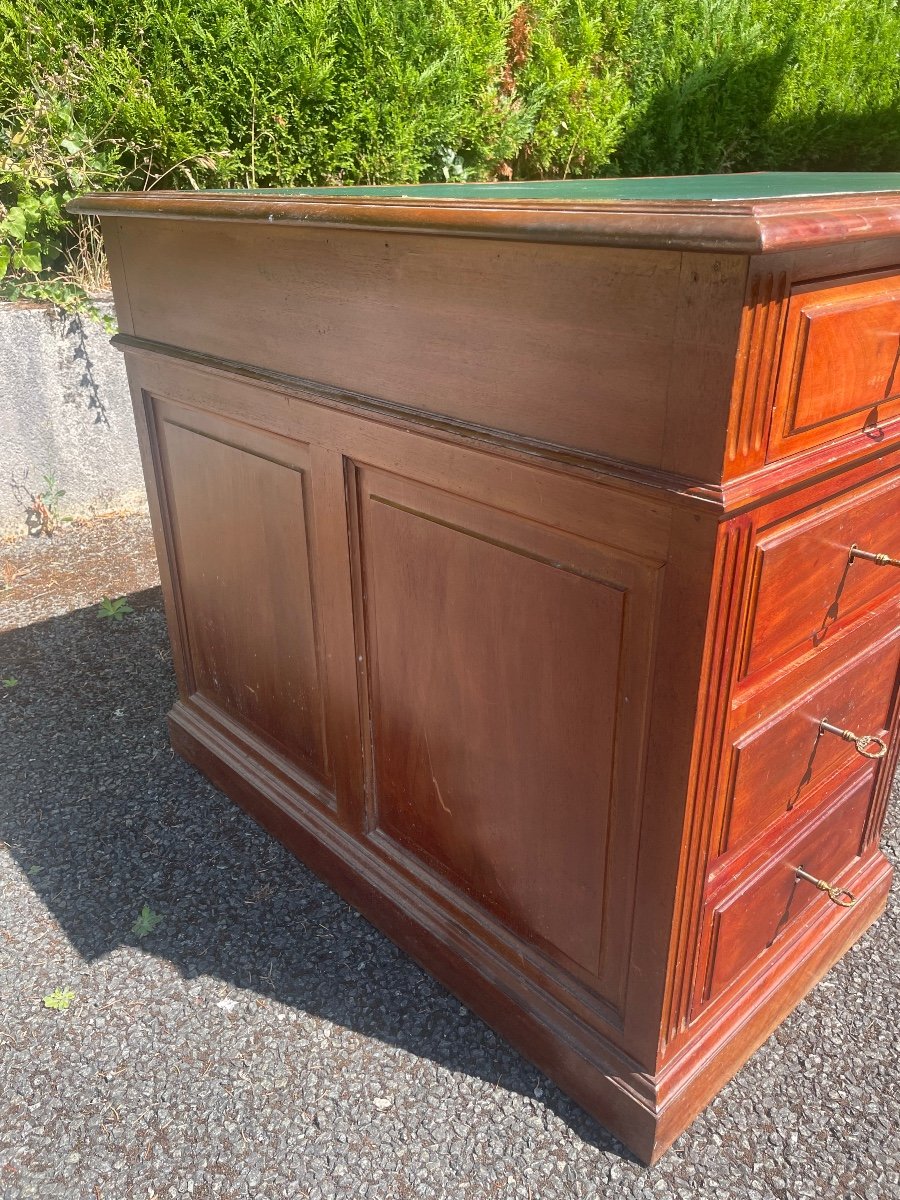20th Century Mahogany Pedestal Desk -photo-3