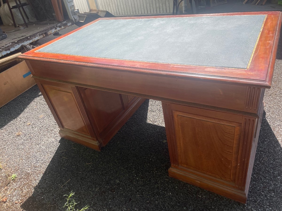 20th Century Mahogany Pedestal Desk -photo-4