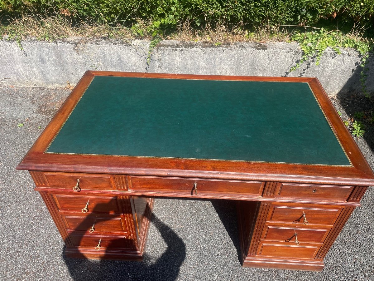 20th Century Mahogany Pedestal Desk -photo-2