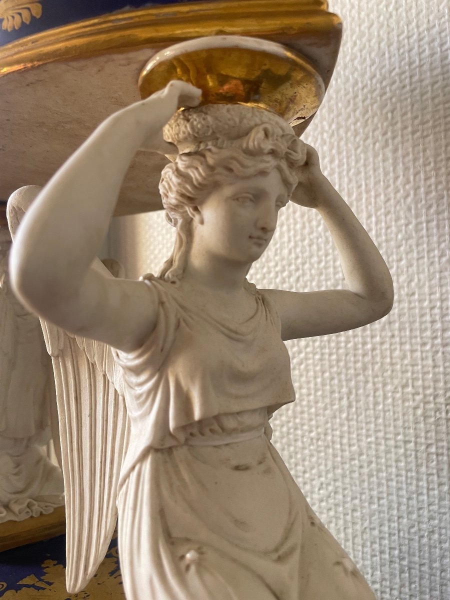 Paris Porcelain Navette Shaped Cup From The Restoration Period -photo-4