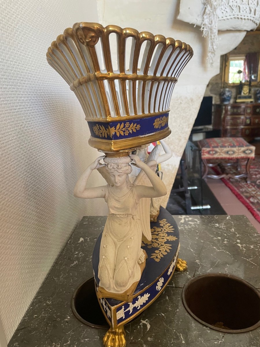 Paris Porcelain Navette Shaped Cup From The Restoration Period -photo-7