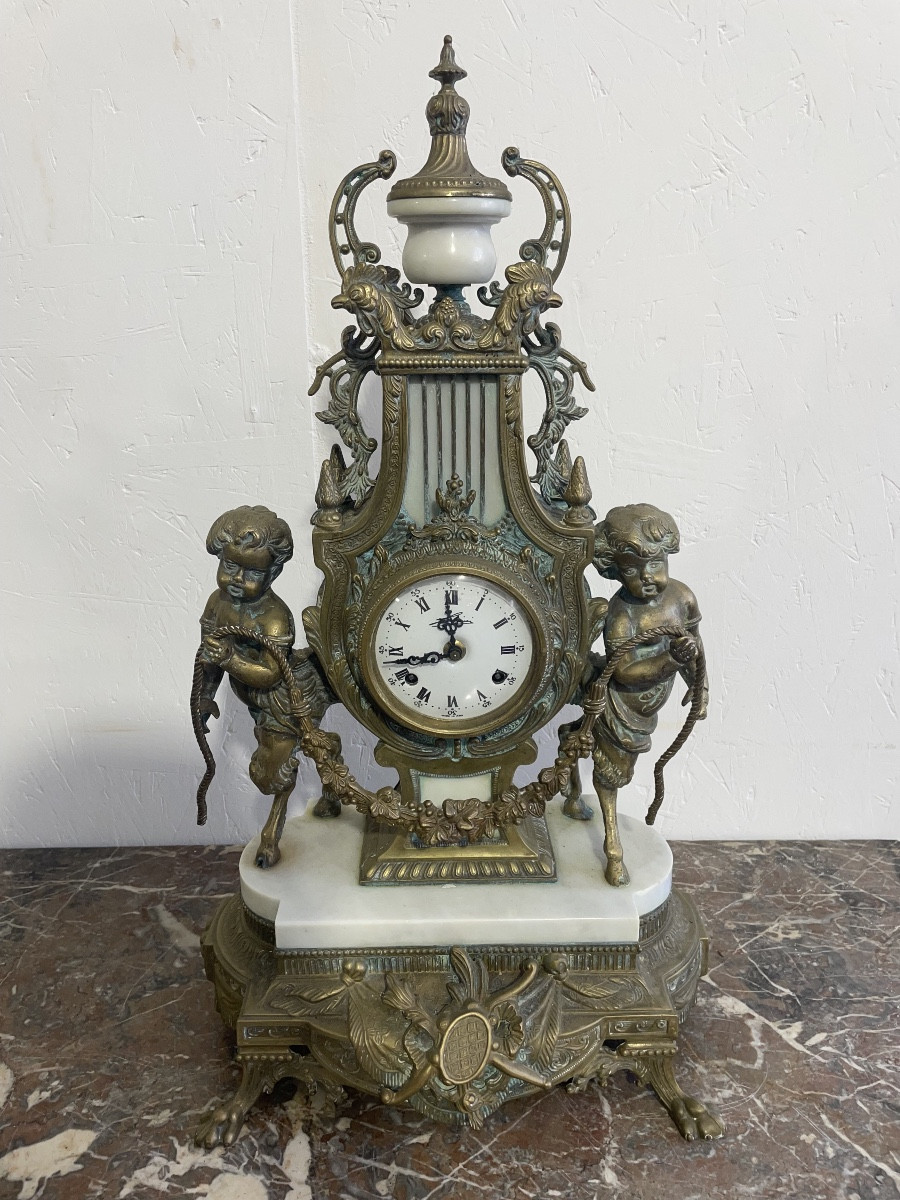 Neoclassical Marble And Bronze Clock From The 19th Century 