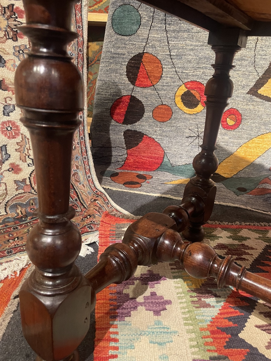 Table à écrire en noyer d’époque Louis XIII -photo-3