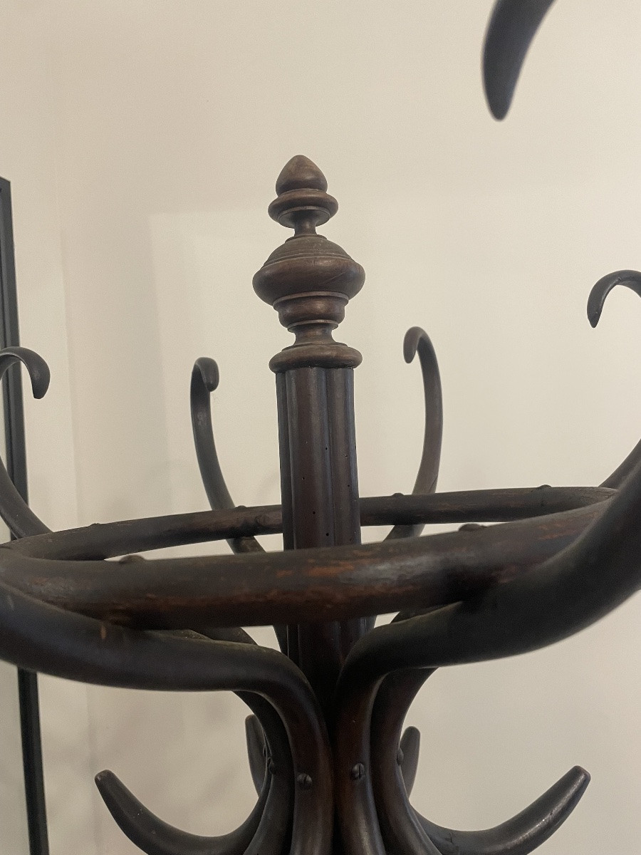 Porte manteau de la maison Tonet en hêtre tourné. -photo-6