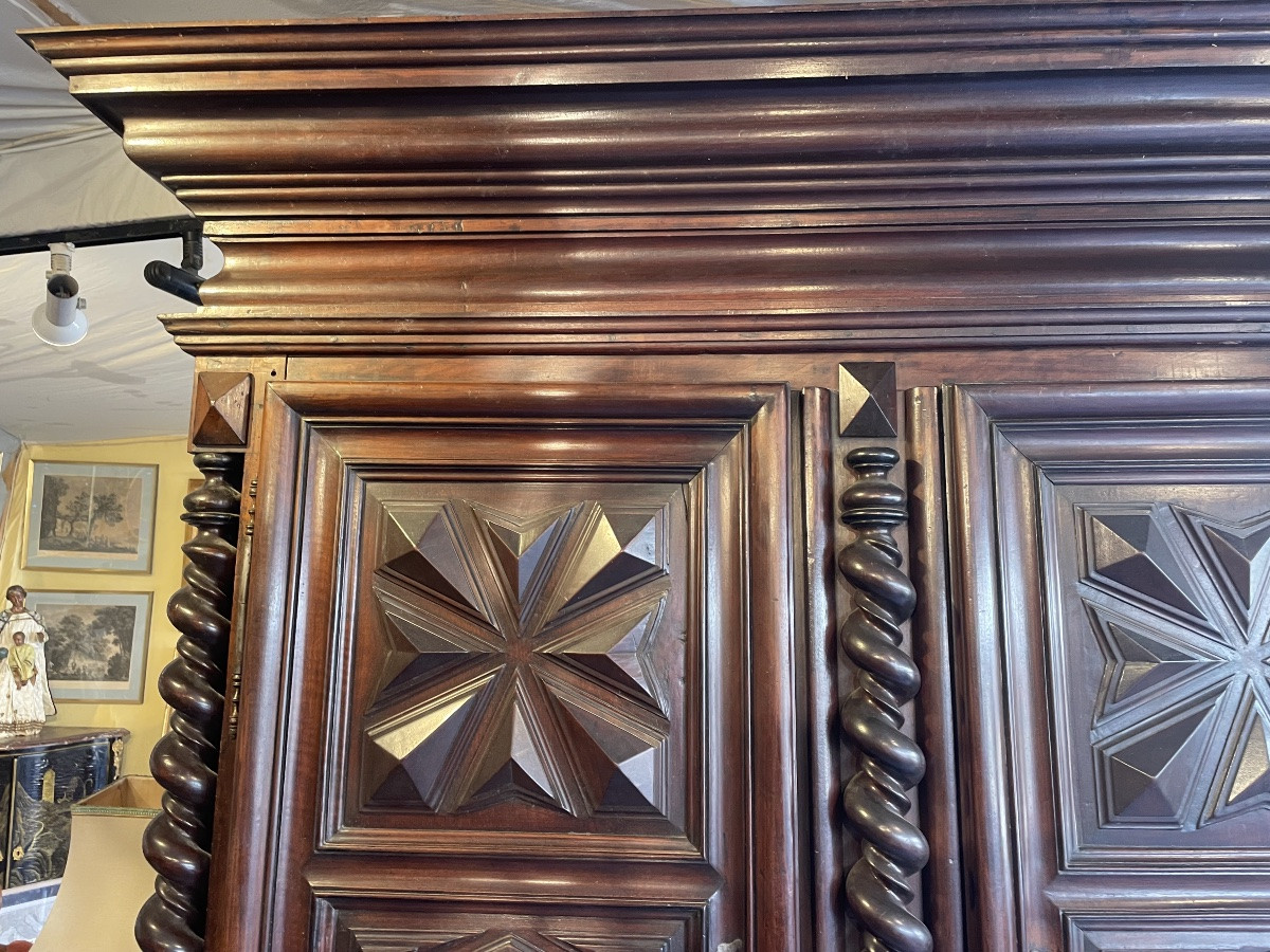 Louis XIII Walnut Wardrobe, Early 18th Century -photo-3