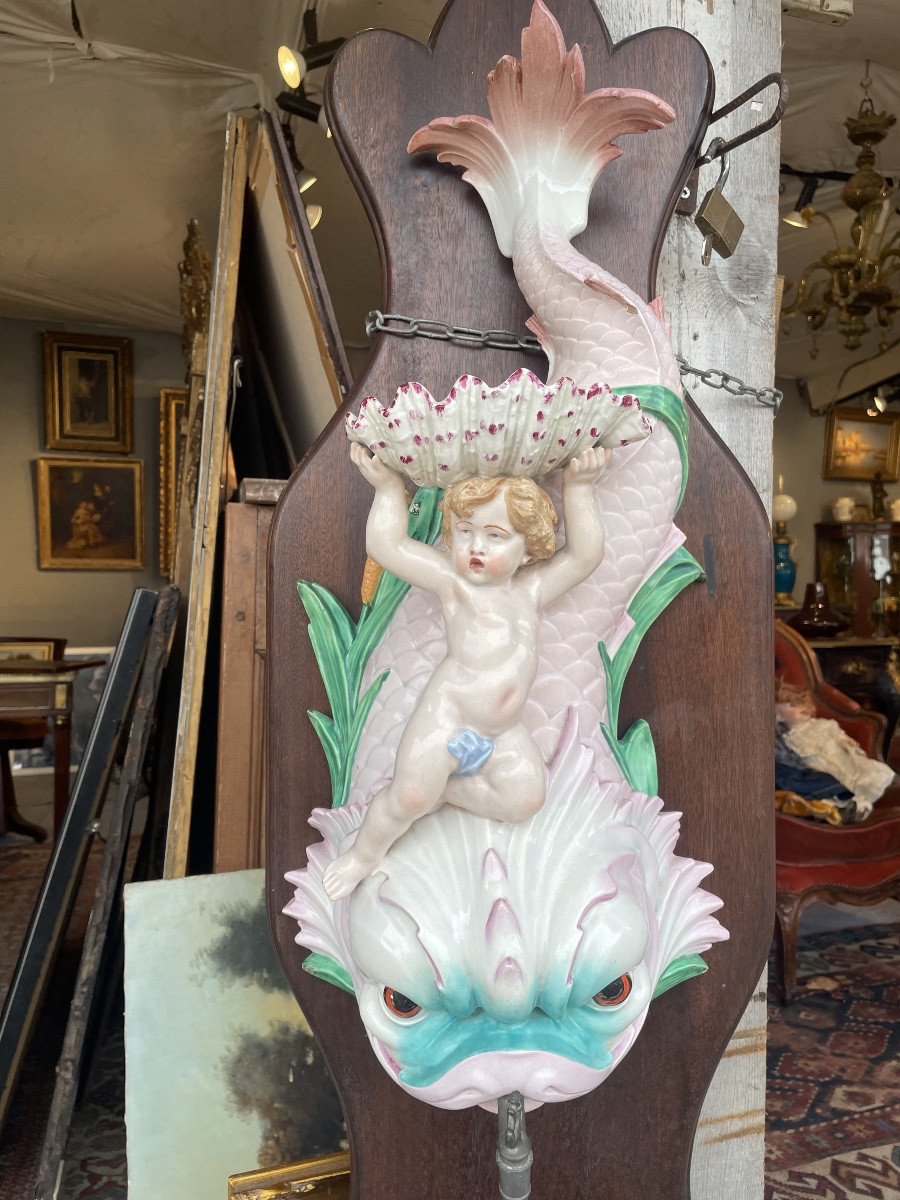 Fontaine au dauphin en Faeince de vieillard à Bordeaux -photo-2