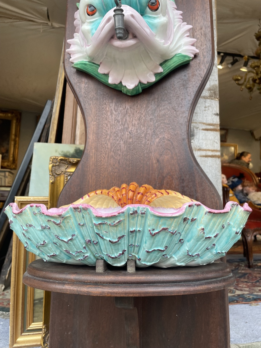 Fontaine au dauphin en Faeince de vieillard à Bordeaux -photo-4