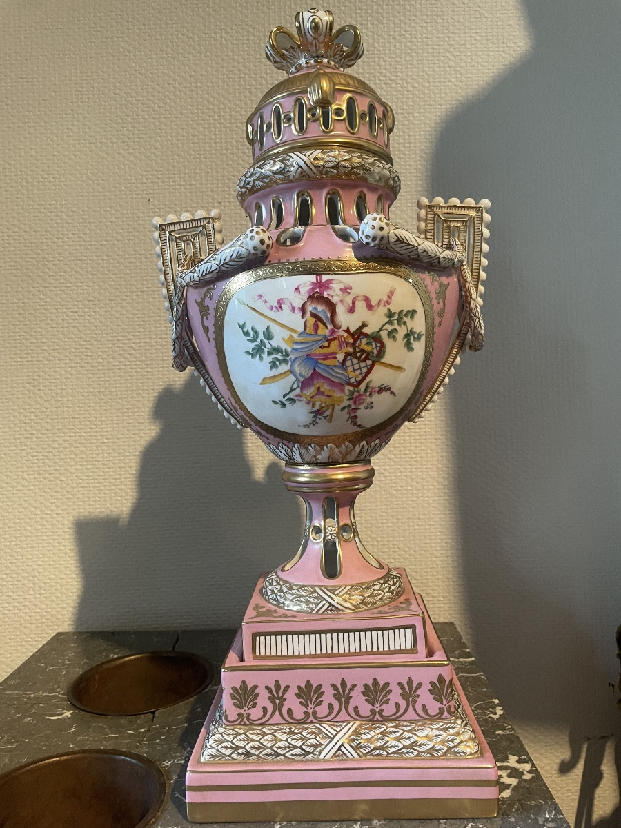 Grand brule parfum en porcelaine allemande de la fin du 19 ème siècle -photo-2