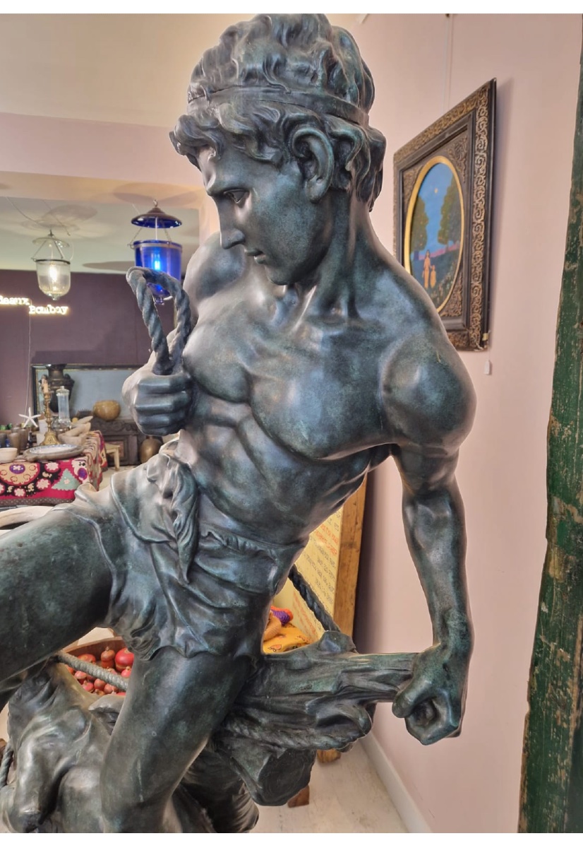 Bronze monumental représentant David terrassant le lion de Némée -photo-6