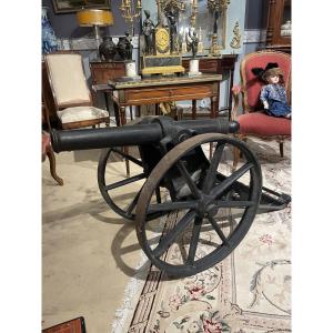 Canon monté sur roues vers 1880