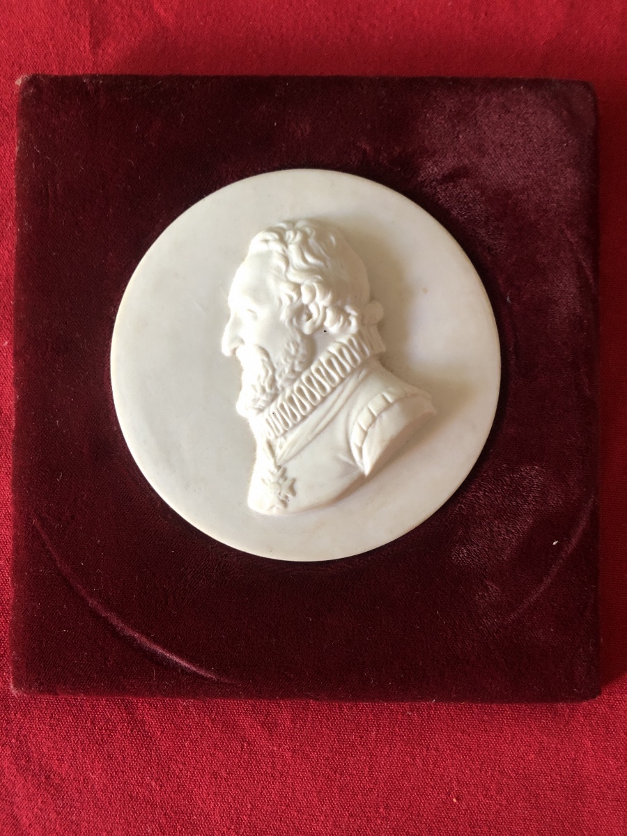 A Sèvres Biscuit Medallion Depicting Henry IV 