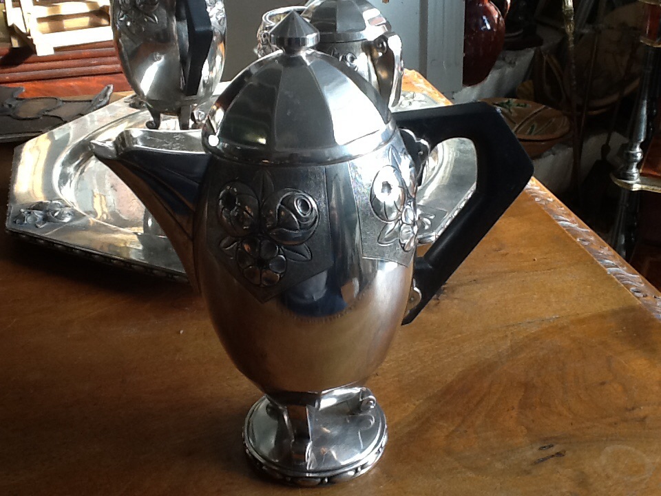 Coffee Service And The Silver Metal Artdeco-photo-2