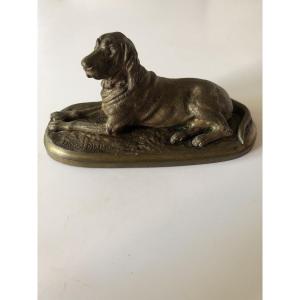 Chien en bronze