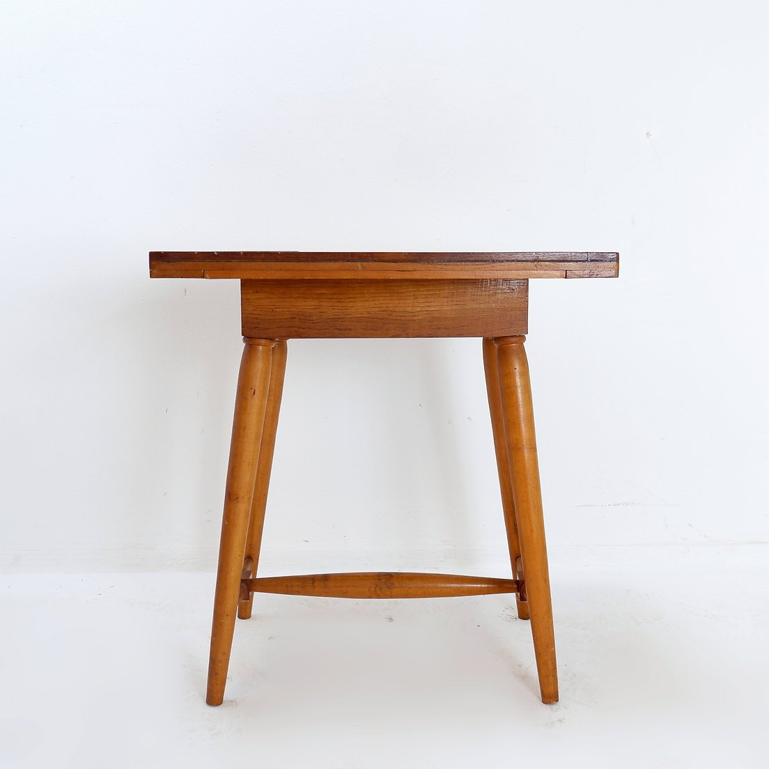 Table d'appoint vintage en bois avec plateau en terre cuite -photo-4