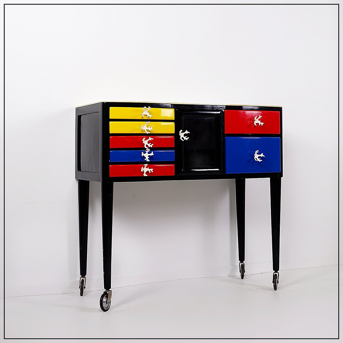 Cabinet dentaire en bois laqué « Couleurs Mondrian »-photo-2