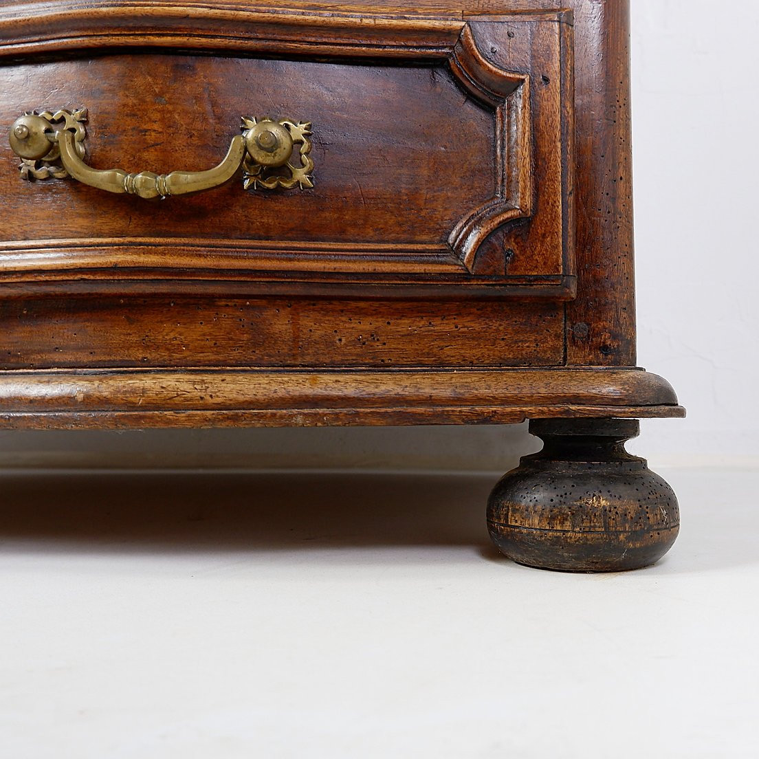 18th Century Sculptural Walnut Chest Of Drawers With Red Marble Top-photo-6