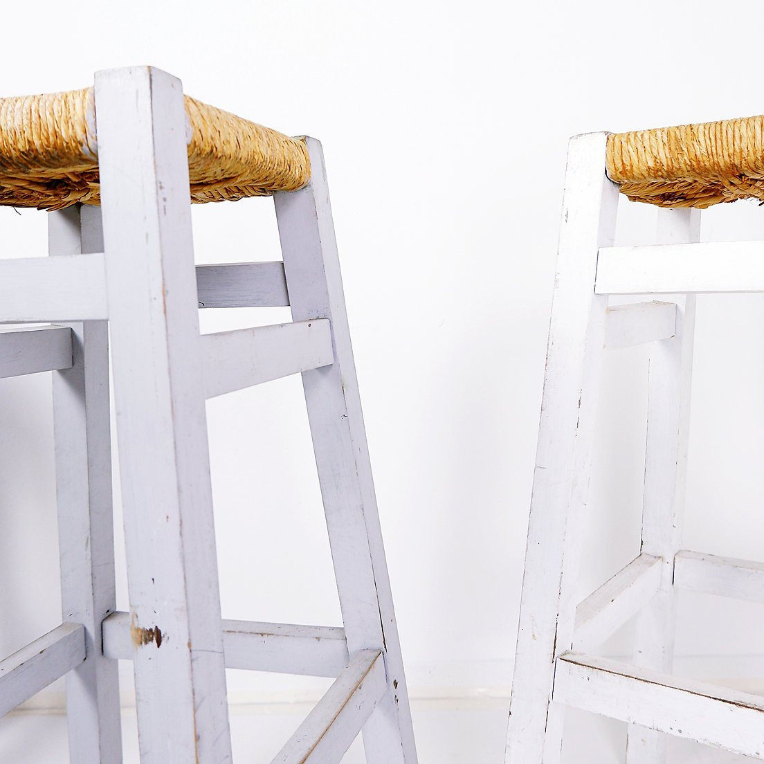 Lot de 3 tabourets de bar avec cadre en bois et assise en jonc-photo-3