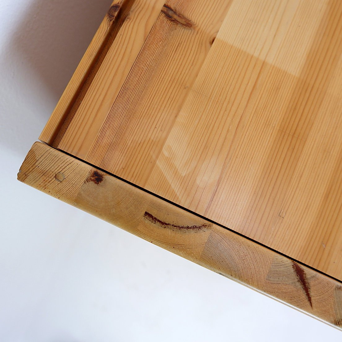 Commode quatre tiroirs en pin massif - Style Charlotte Perriand-photo-3