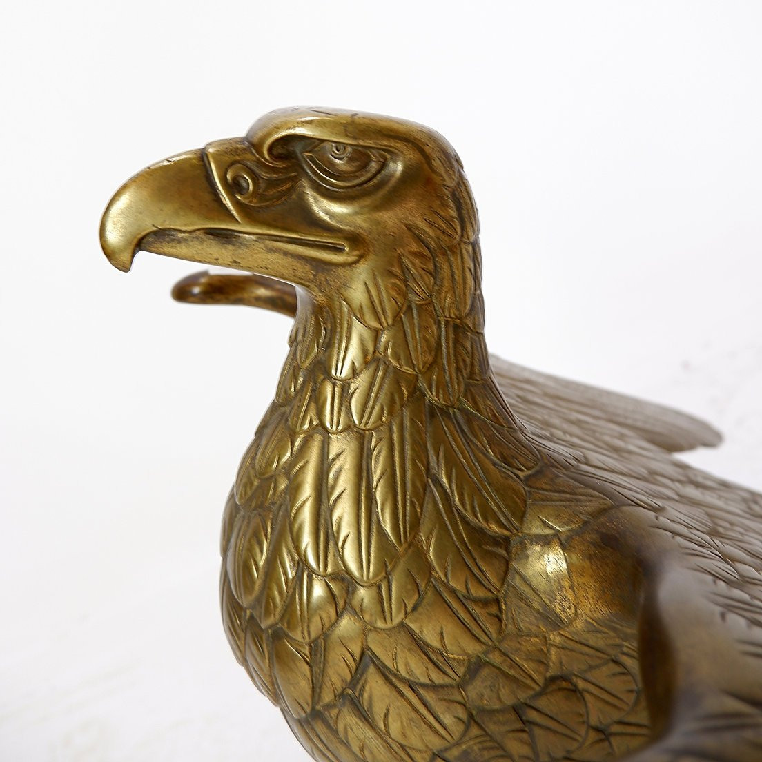 Pupitre ancien en bronze coulé, haut-relief représentant un aigle-photo-2