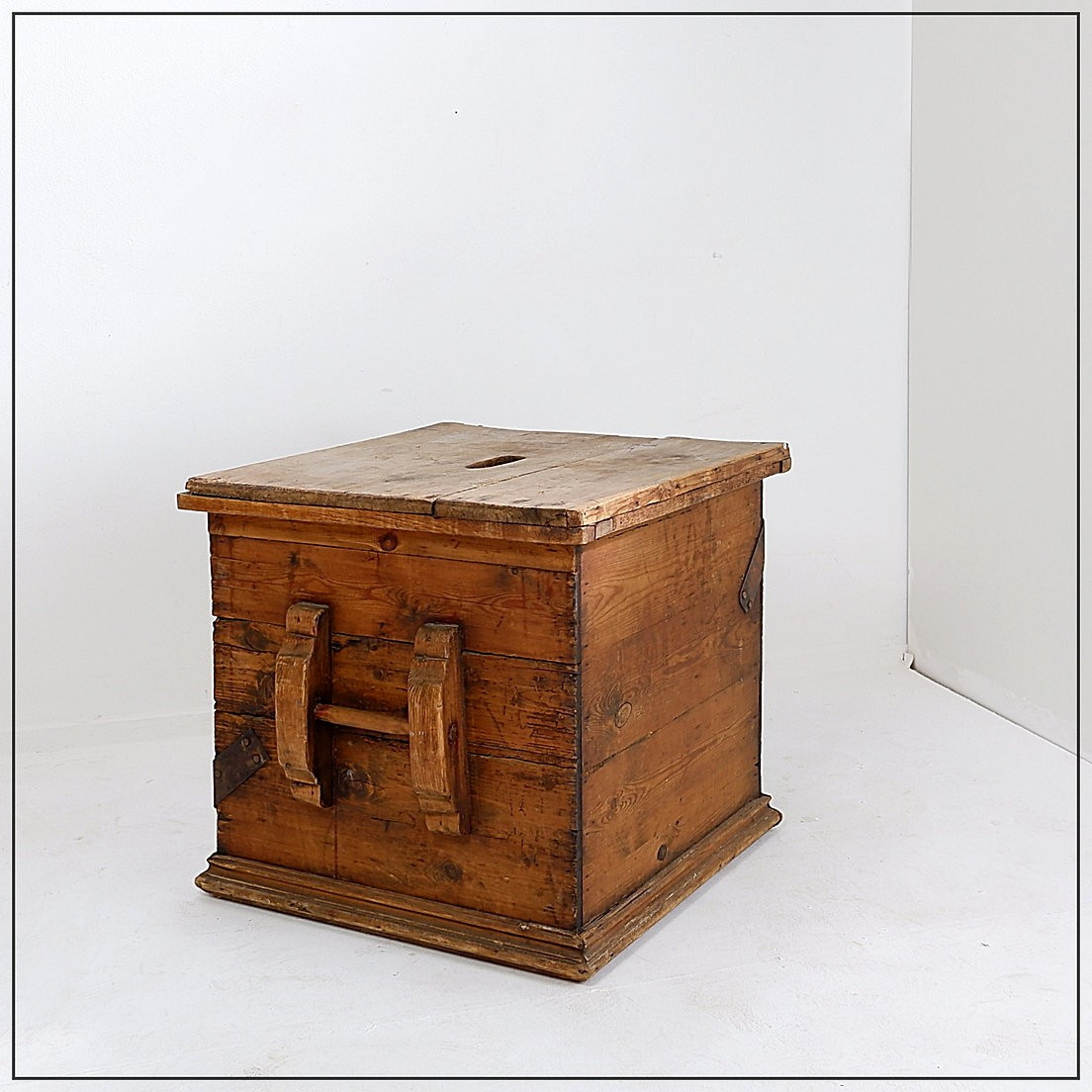 Coffre de voyage ancien de marchand chinois