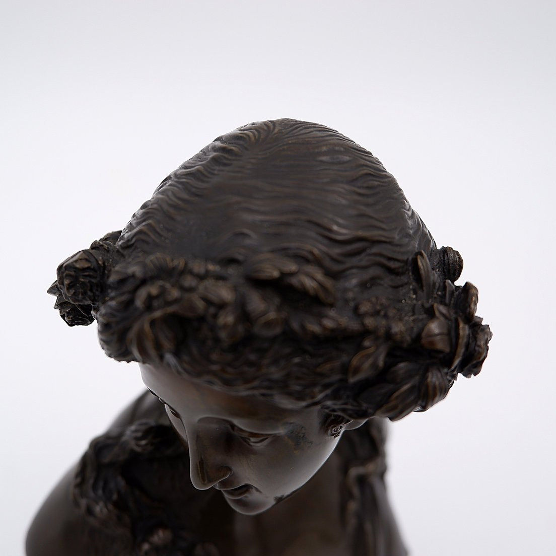 Bronze de J.C. Marin « Jeune Femme Couronnée de Fleurs », XIXe siècle-photo-3