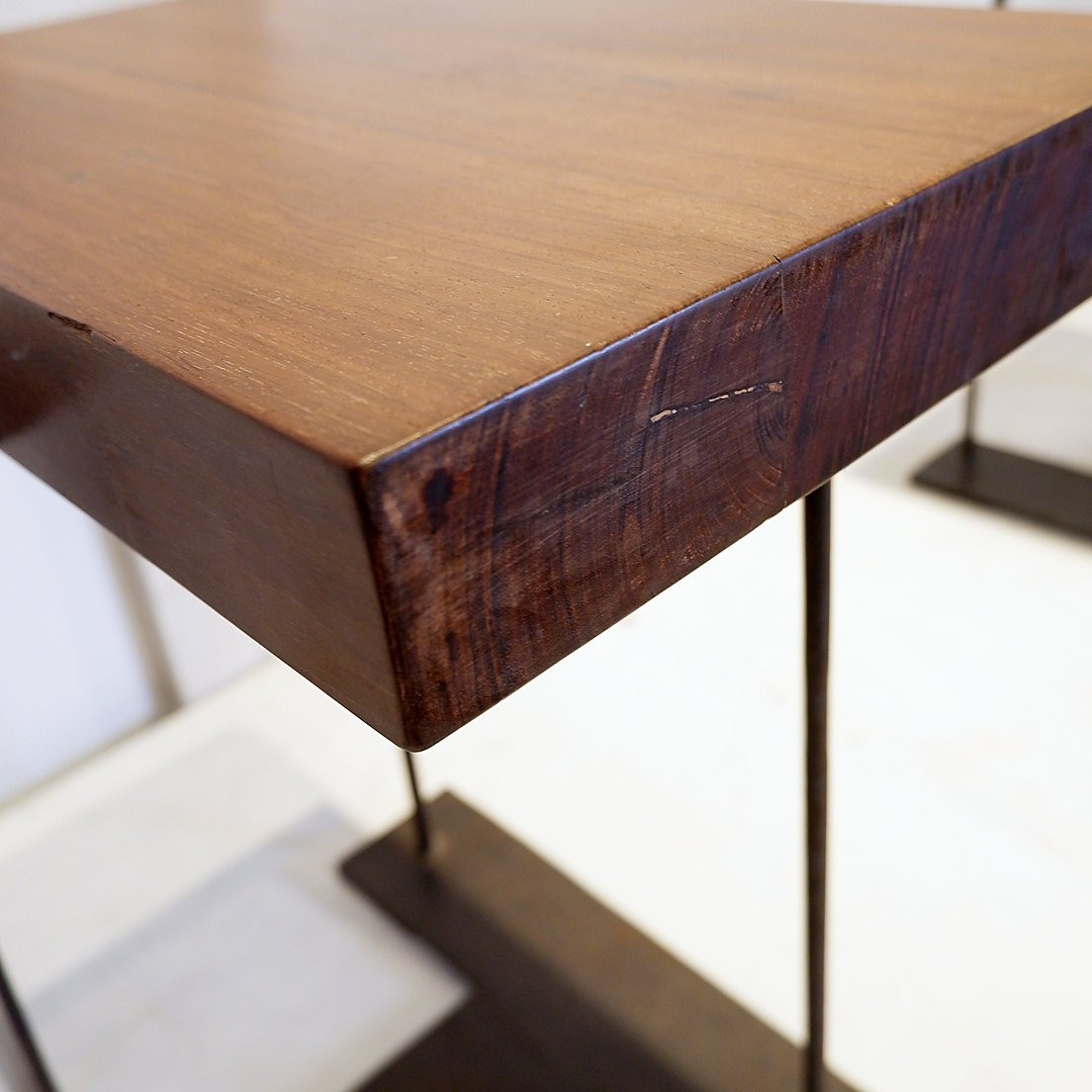 Ensemble de 4 tabourets ou tables d'appoint style Pierre Chareau-photo-6