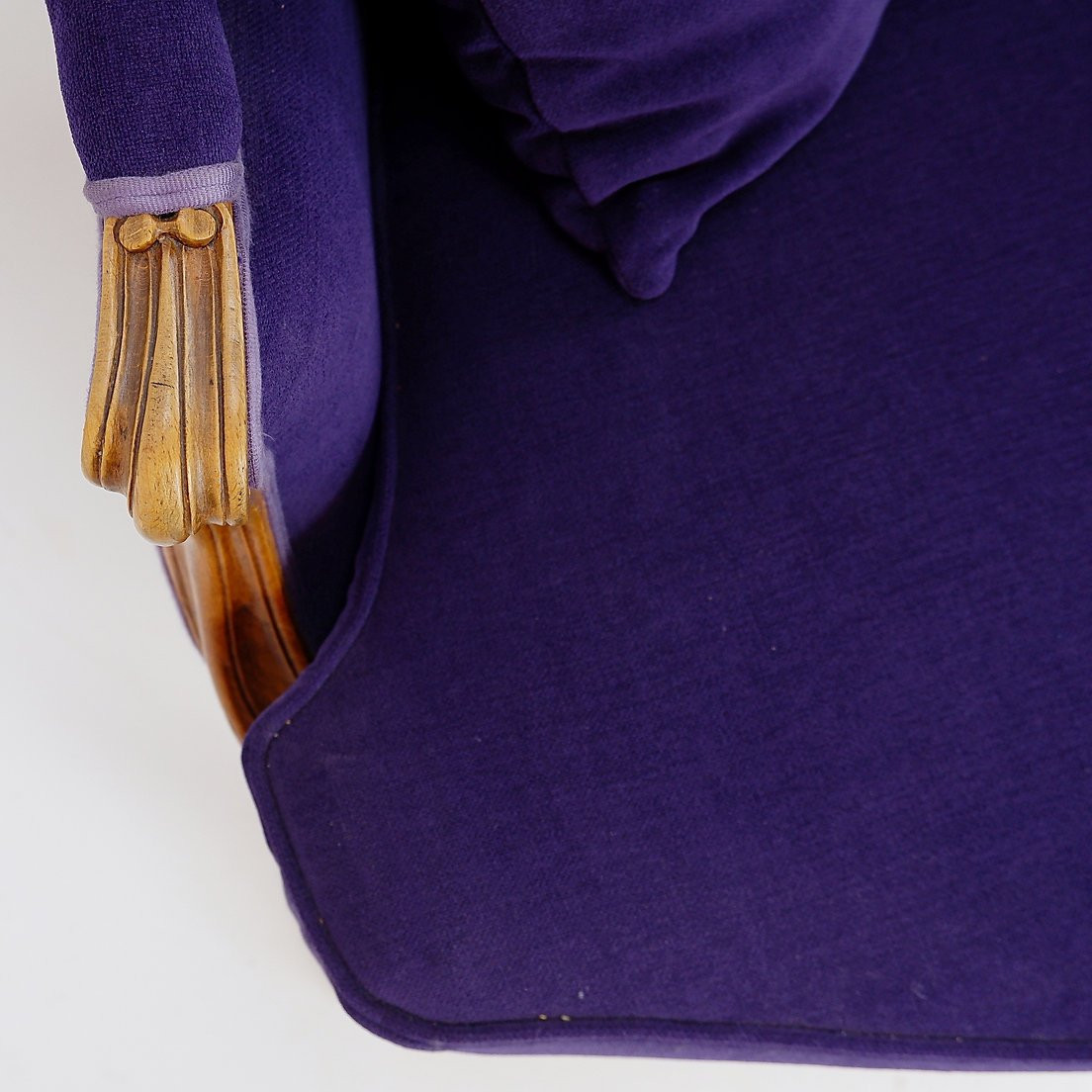 Fauteuil bergère français - Revêtement neuf en velours mauve-photo-3