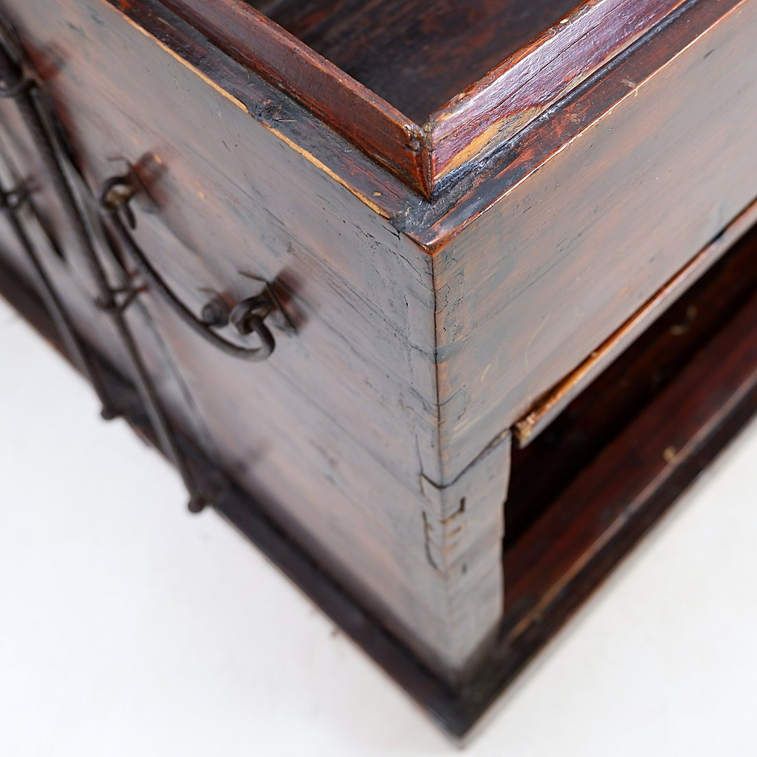Coffre japonais ancien en bois et fer-photo-1