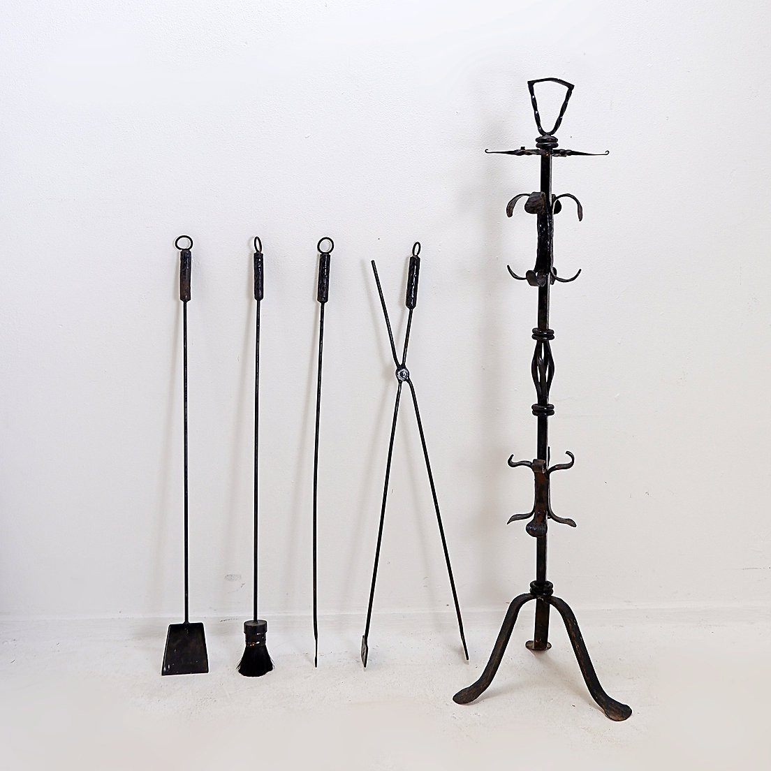 Large Hammered Wrought Iron Fireplace Set: H: 127cm -photo-2