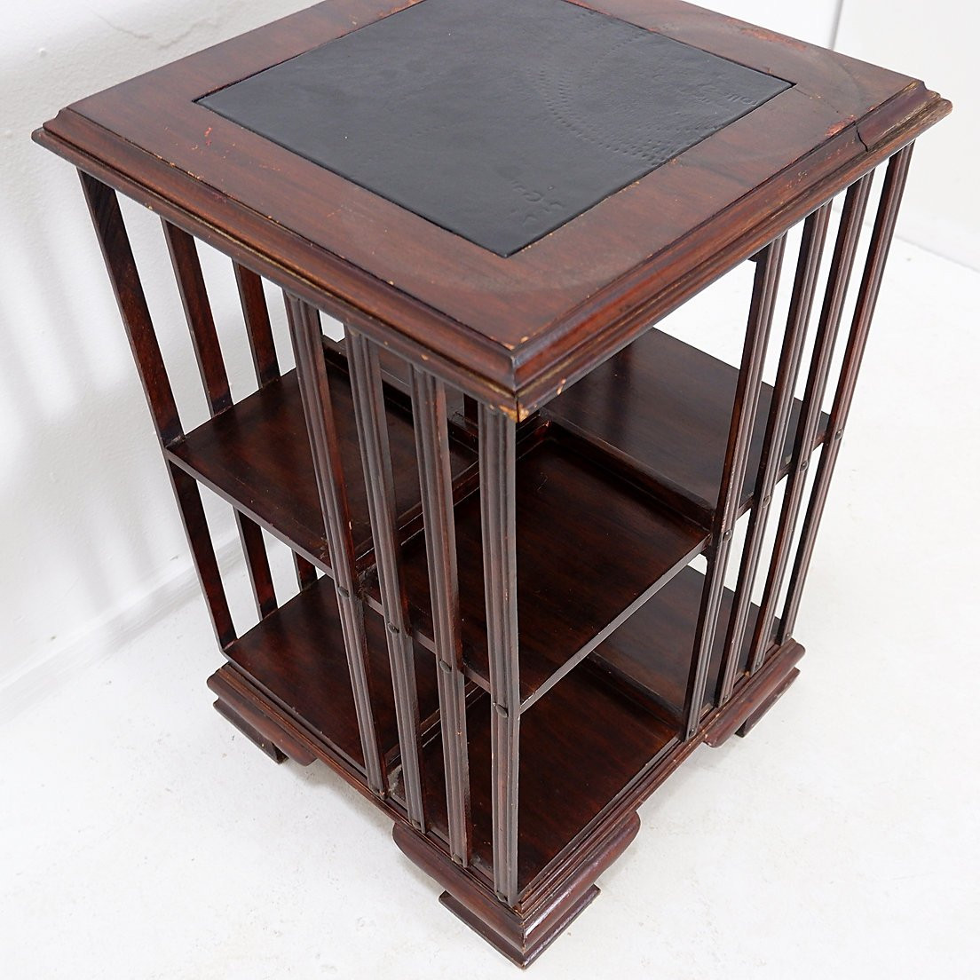 Bibliothèque /Table d'appoint d'appoint pivotante de style Sheraton Revival-photo-2
