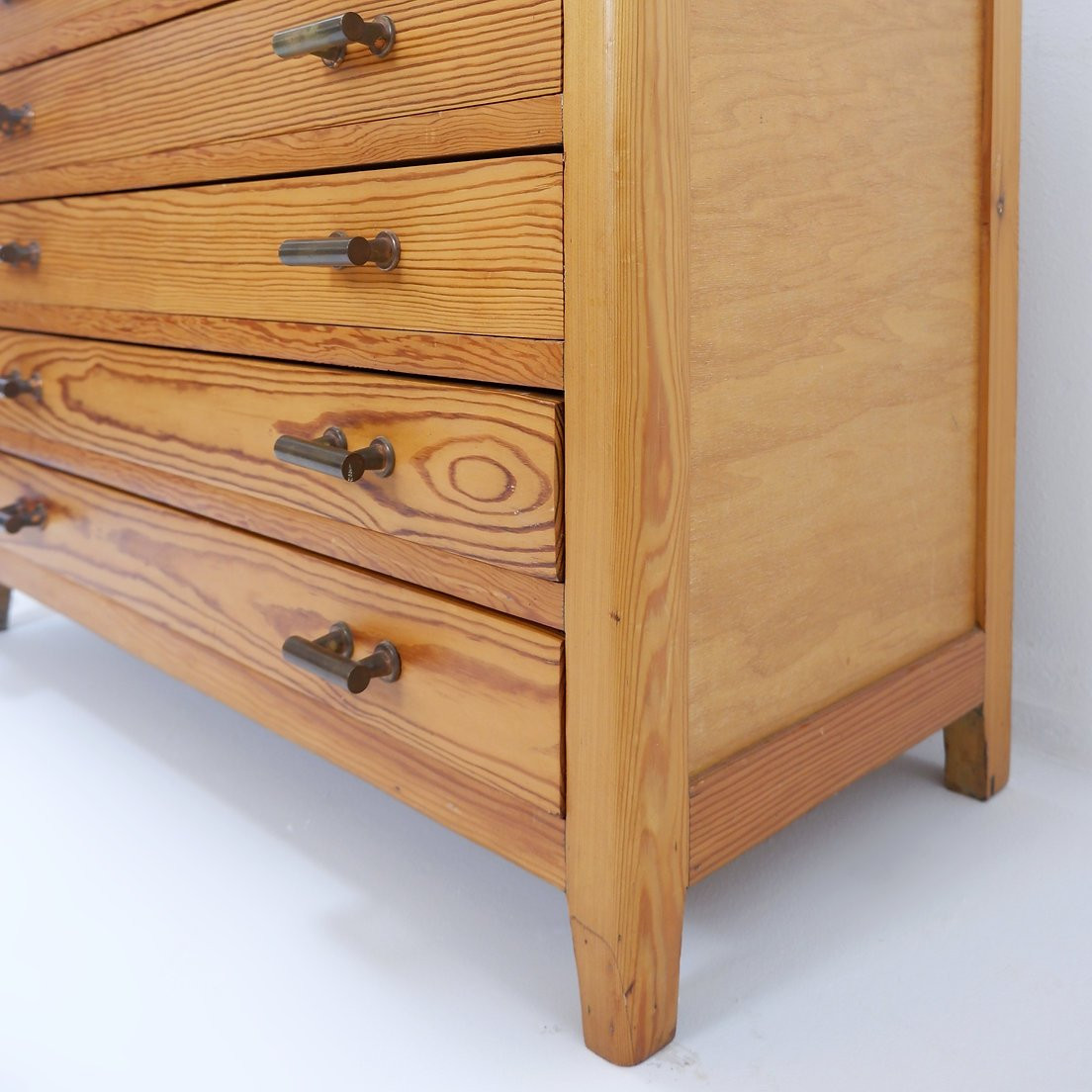 Vintage 5-drawer Chest Of Drawers With Brass Handles-photo-4
