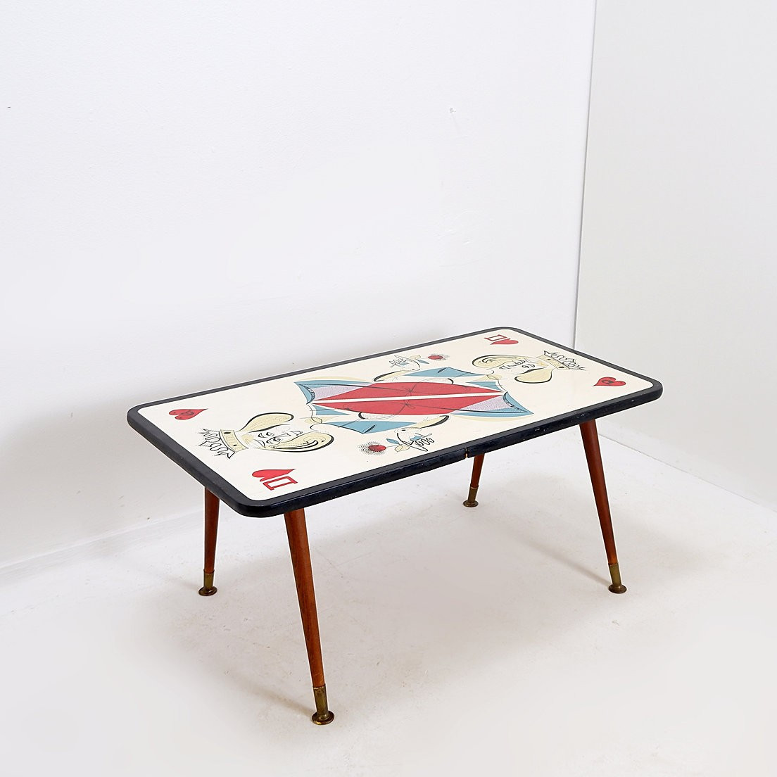 Mid-century "queen Of Hearts" Coffee Table - 1950s