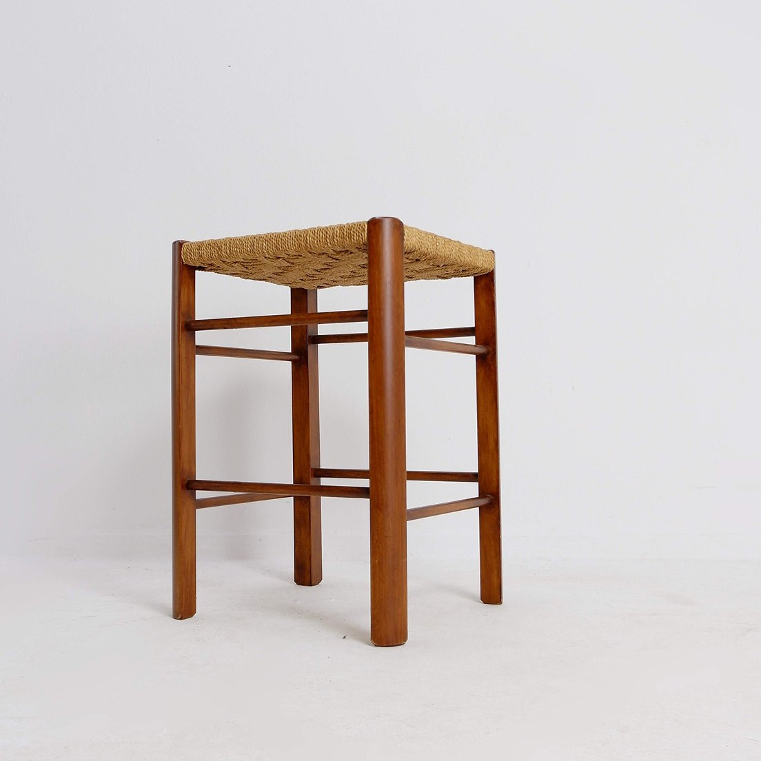 Tabouret en bois et corde, années 1960-photo-3