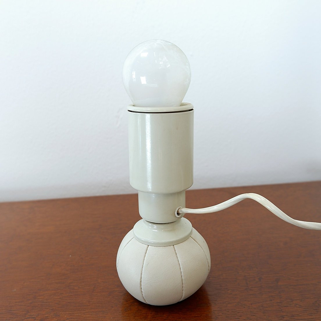 White 600 C Table Lamp By Gino Sarfatti For Arteluce, 1960s-photo-4