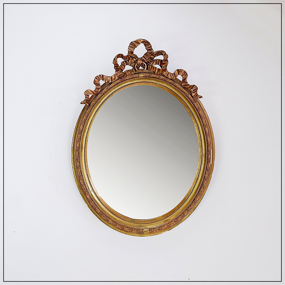 Miroir ovale « Nœud d'Amour » en bois et plâtre doré - xxème-photo-4