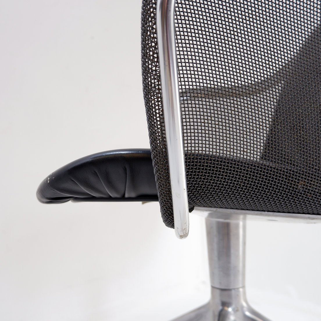 “iuta” Armchair By Antonio Citterio For B&b Italia-photo-1