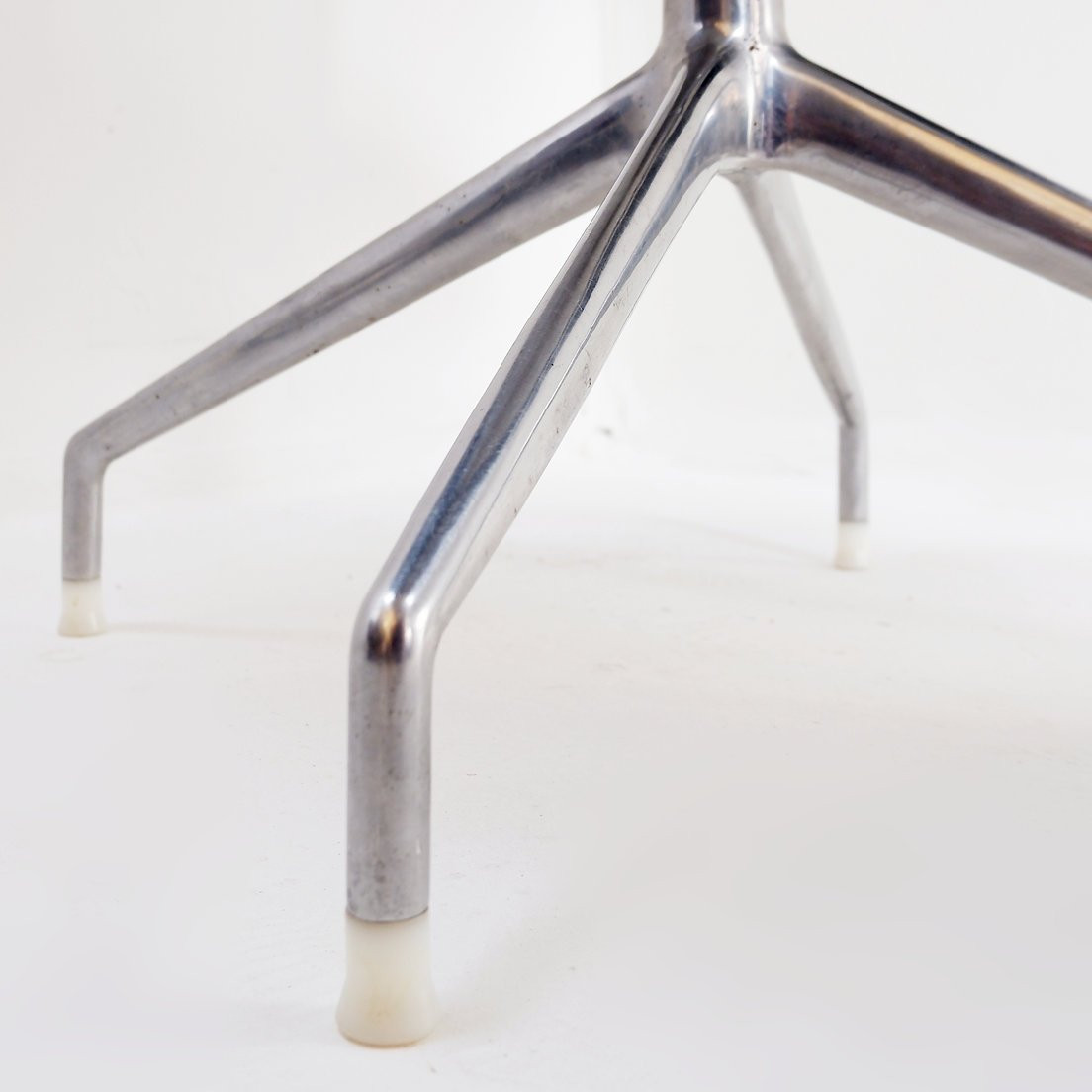 “iuta” Armchair By Antonio Citterio For B&b Italia-photo-5