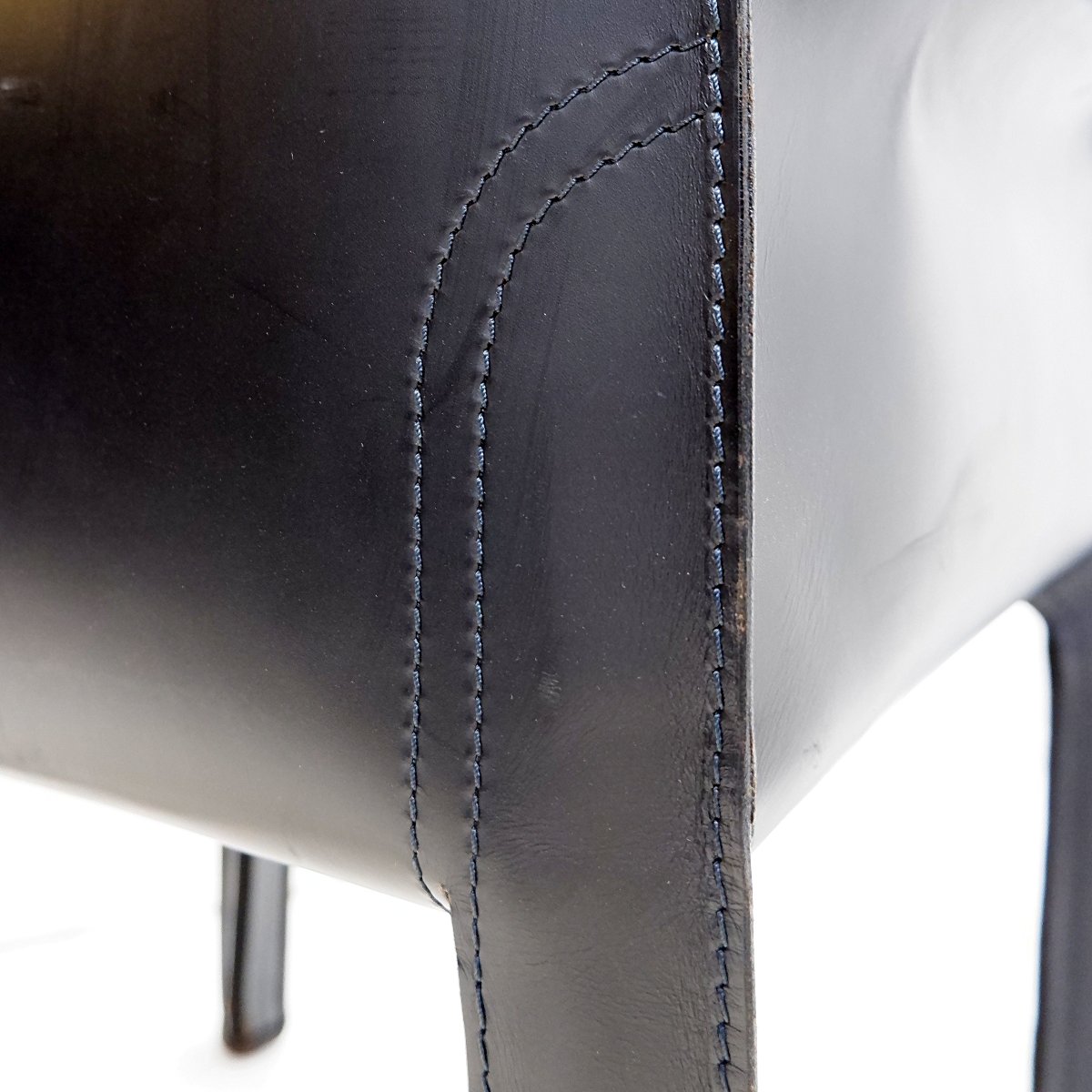 Ensemble de 4 chaises « Cab 413 » avec accoudoirs, signées Mario Bellini pour Cassina – 1970'-photo-8