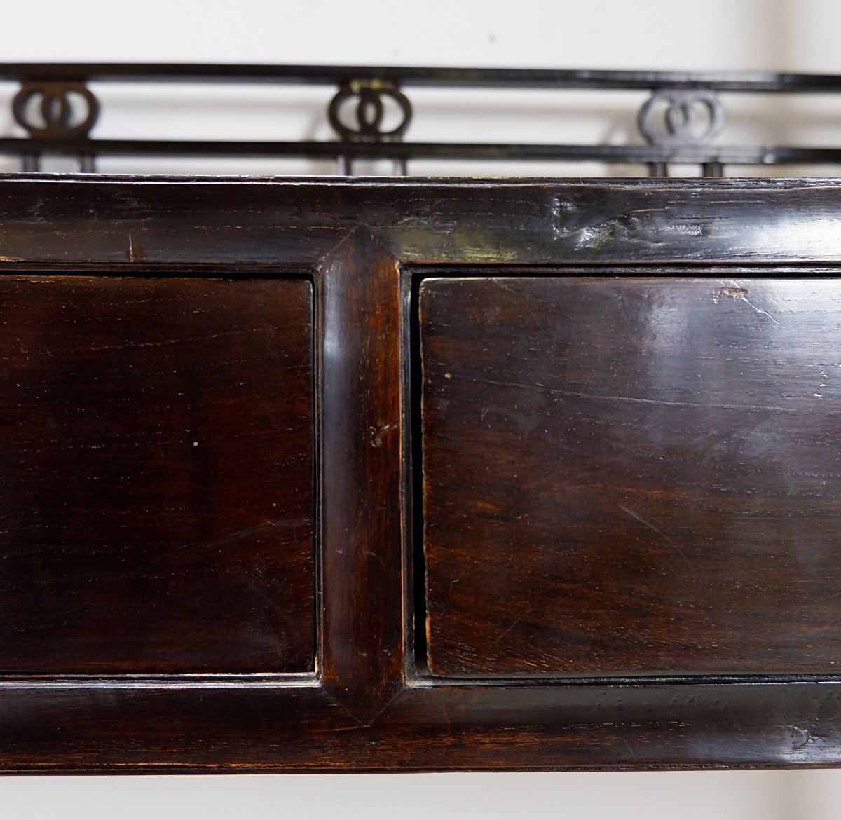 Three-tier Chinese Lacquered Wood Bookcase - 20th Century-photo-3