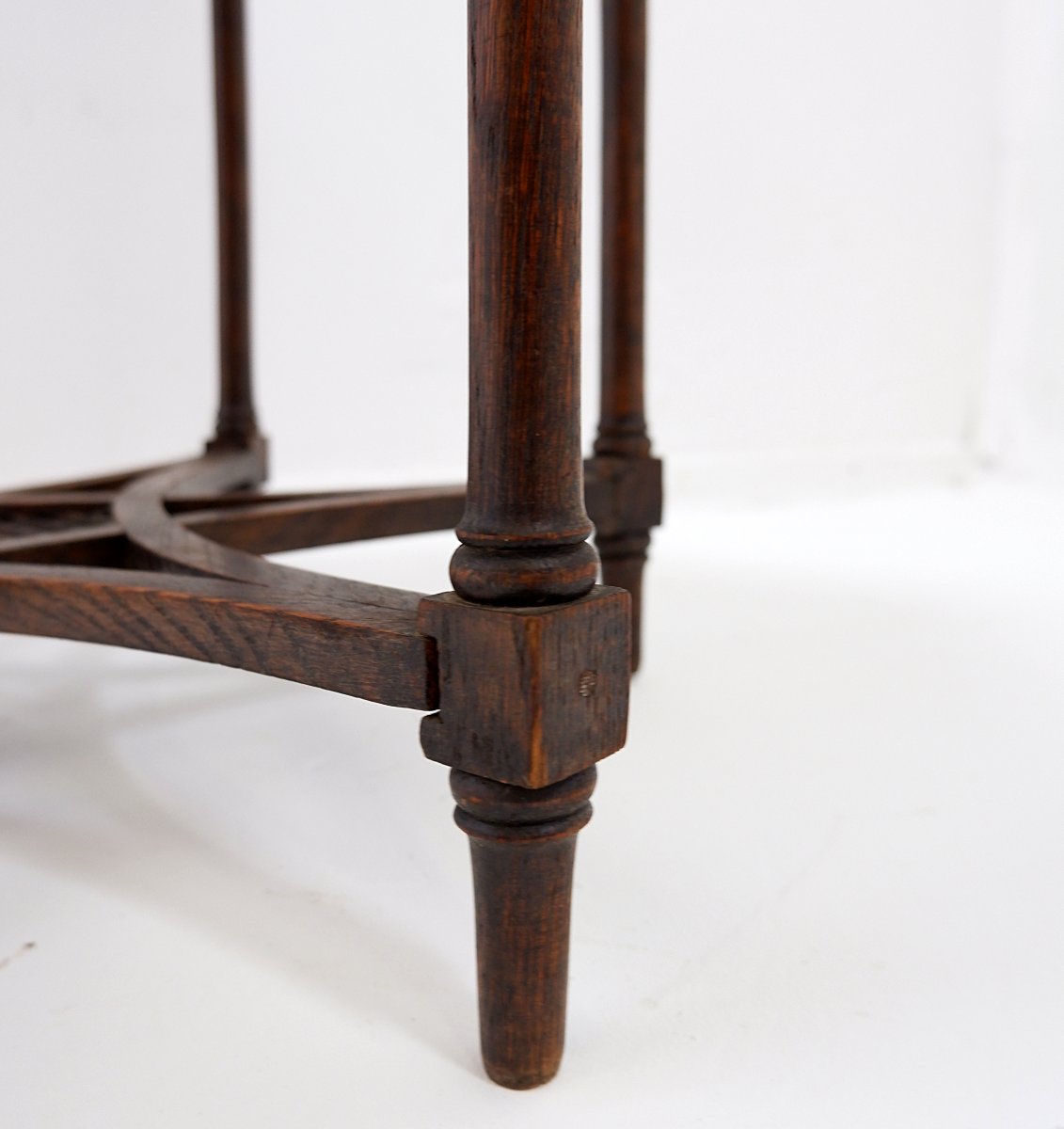 Table d'appoint ou guéridon hexagonal à ceinture en treillis et base en  forme d'étoile-photo-1