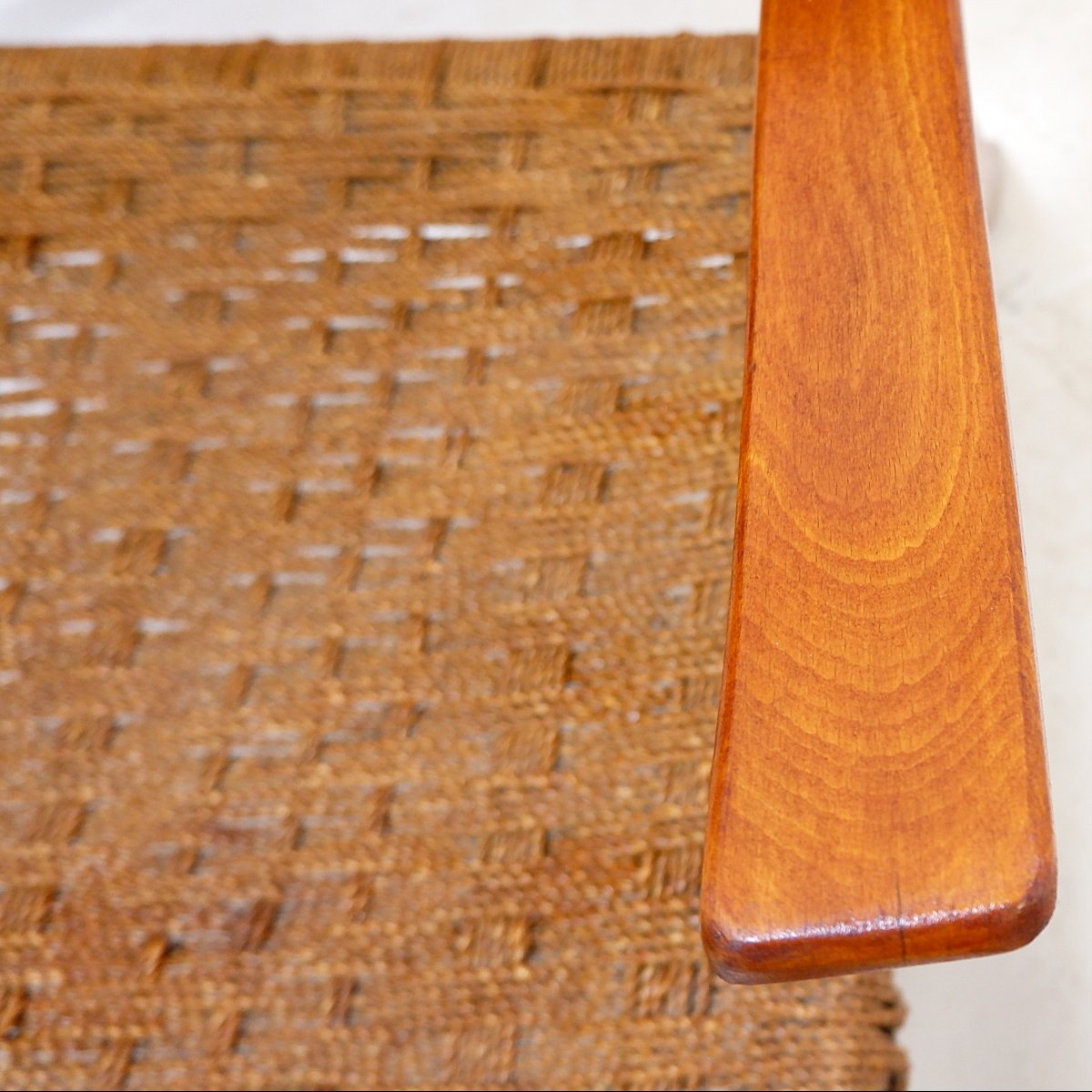 Paire de fauteuils en corde et bois des années 60-photo-4