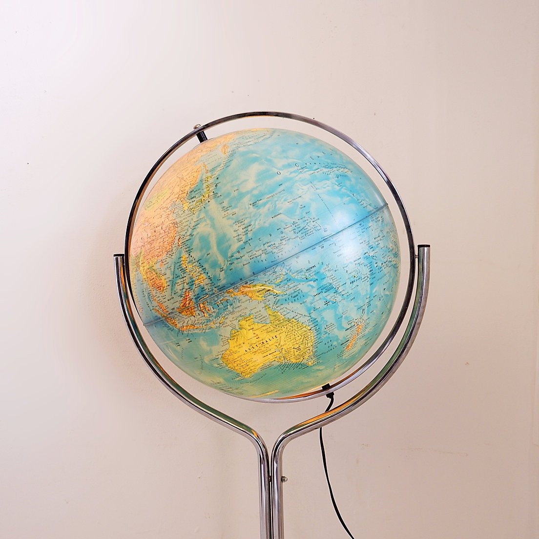 Geoscope Illuminated Globe On Chrome Stand, Italy, Circa 1980-photo-4