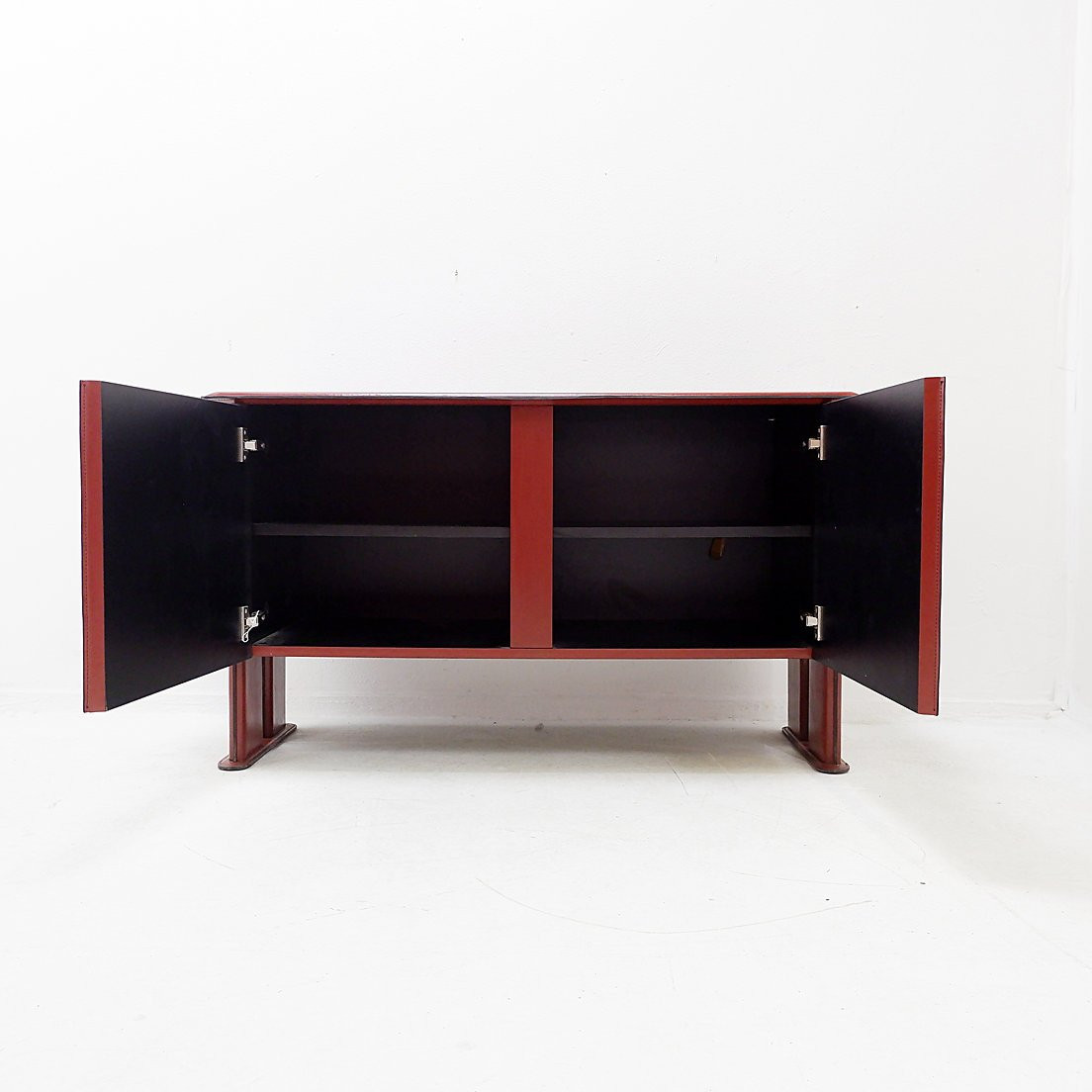 Leather Sideboard By The Brazilian Brand De Couro - 1980s-photo-4
