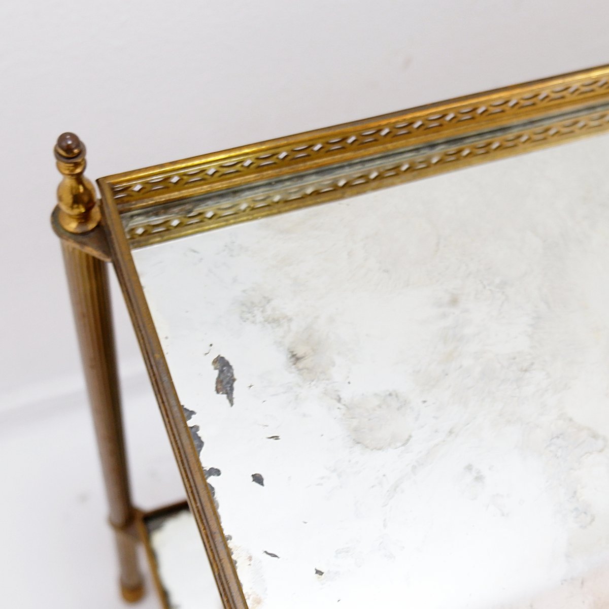 Table d'appoint à deux niveaux avec miroir en verre églomisé, par Maison Jansen, France-photo-3